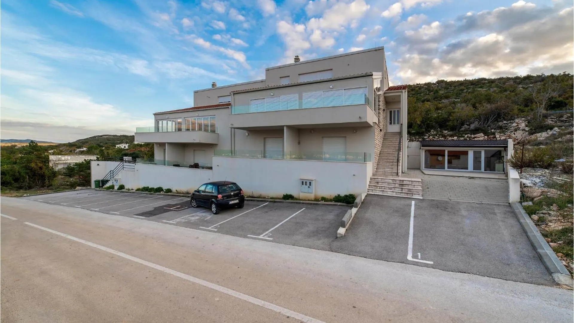 Beautiful Apartment In Posedarje With Wifi 0*,