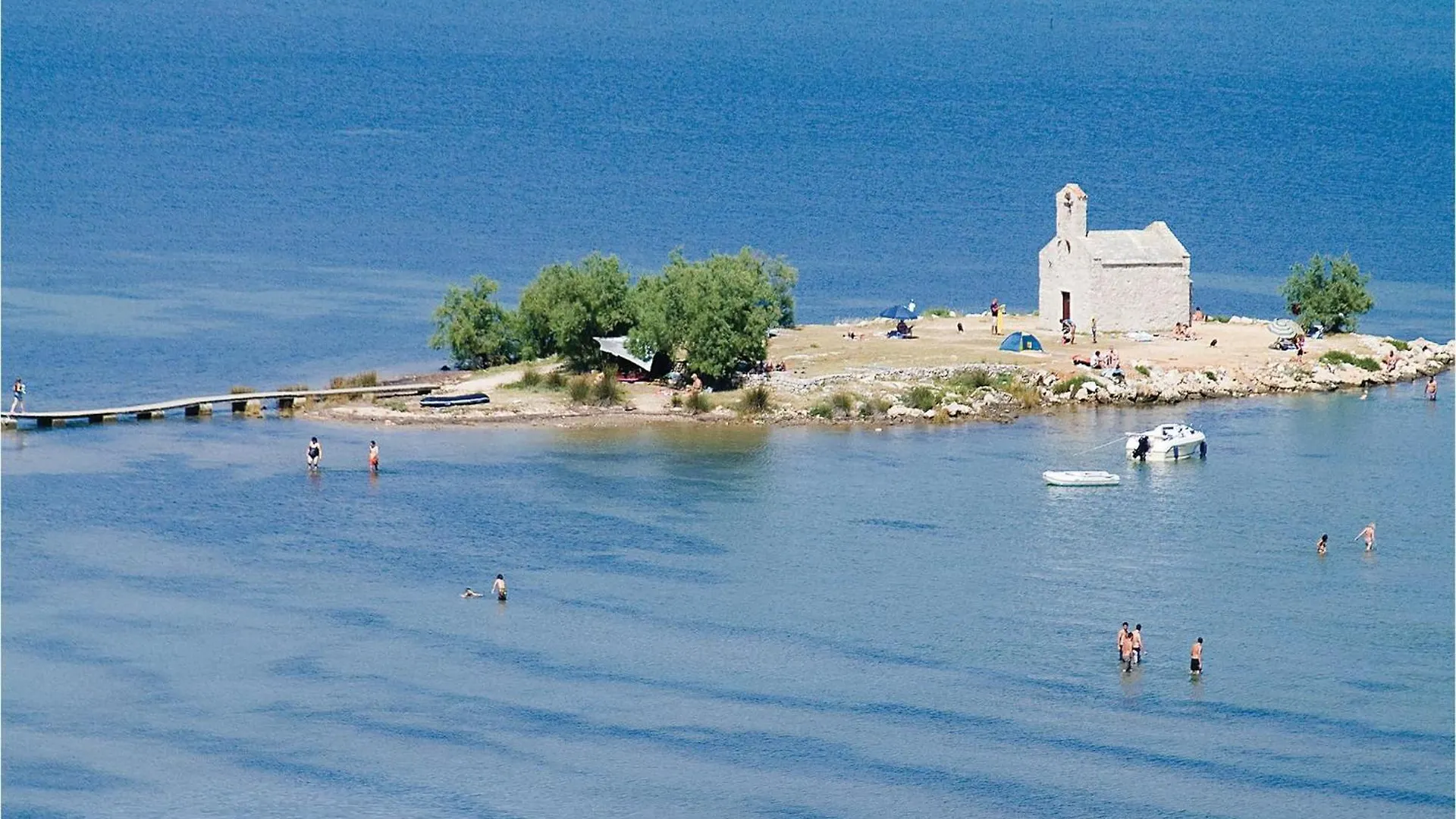 Beautiful Apartment In Posedarje With Wifi